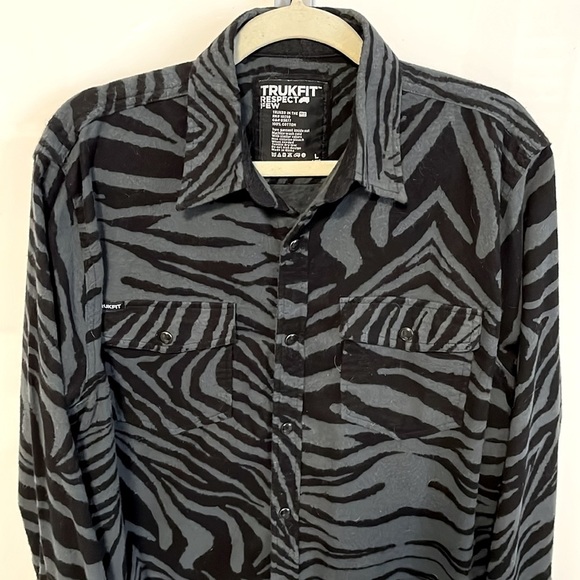 TRUKFIT Cotton Animal Print Flannel Button Down Shirt, Size L - Picture 2 of 8
